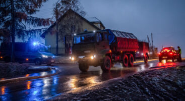 Полска истражува три неидентификувани балони пронајдени во близина на границата со Русија