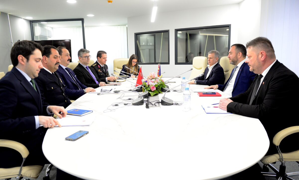 Тошковски се сретна со амбасадорот на Турција: врвен приоритет е склучување билатерален договор за соработка во областа на безбедноста
