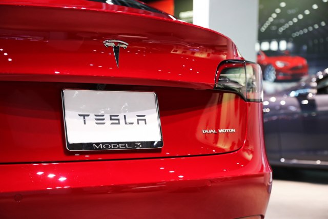 Tesla ќе отпушти повеќе од 10 отсто од својата светска работна сила