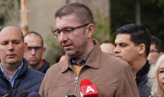 Ќе го оставиме срцето на терен за интересот на Македонија, рече Мицкоски и најави позитивна кампања