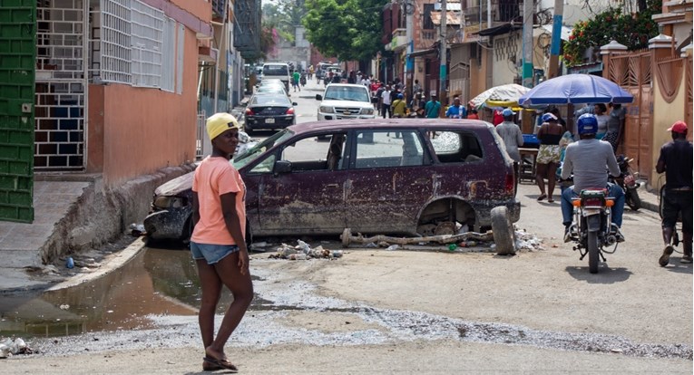 Бран насилство на Хаити, илјадници мртви, премиерот поднесе оставка