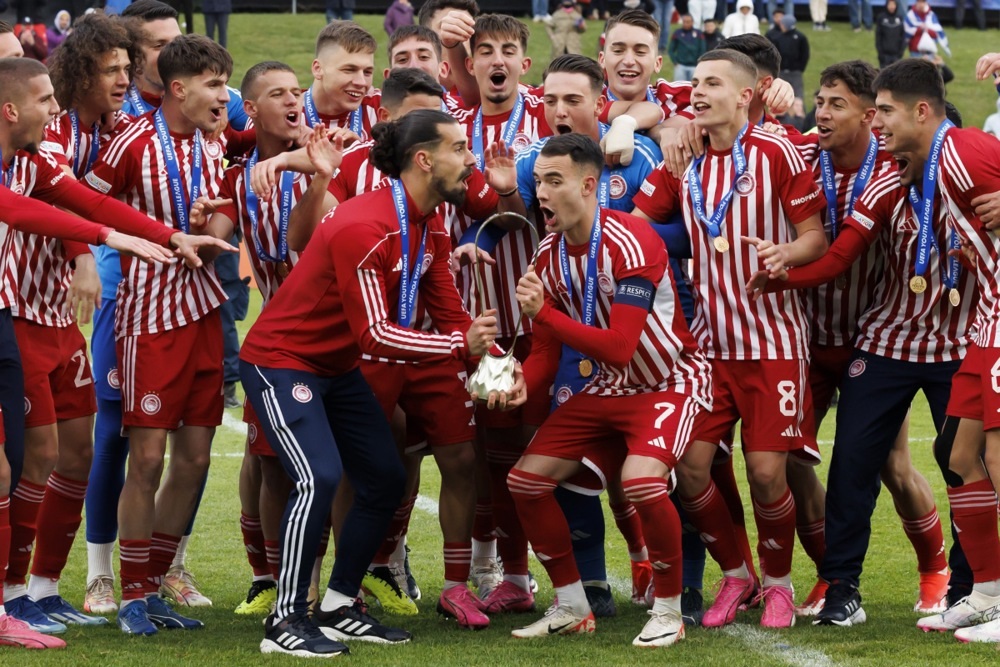(Видео) Олимпијакос ја освои младинската Лига на шампиони