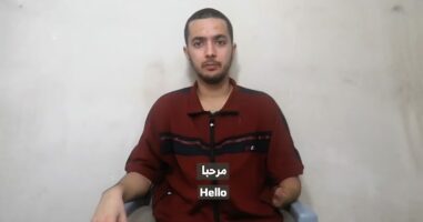 (Видео) Хамас објави снимка од заложник киднапиран пред 200 дена, му недостасува дел од раката