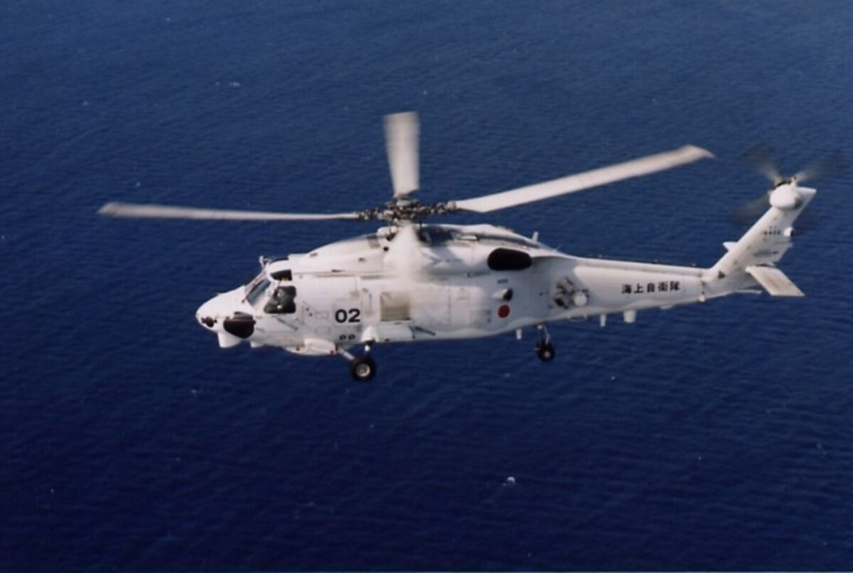 Два хеликоптери на јапонските сили за самоодбрана се урнаа во морето