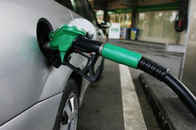Дизелот од полноќ поевтин за 0,50 денари, цените на бензините остануваат исти