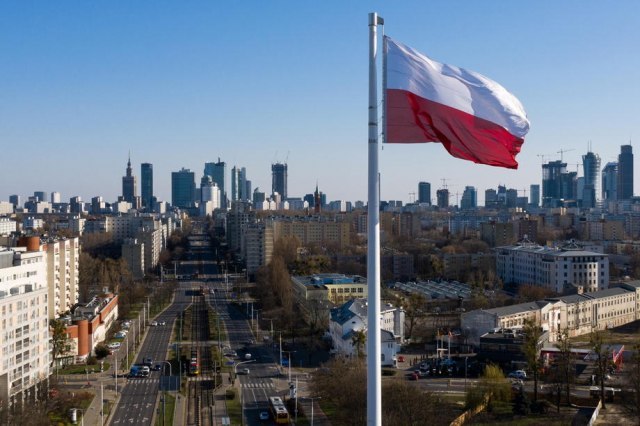 И Полска ги предупреди своите граѓани да не патуваат на Блискиот Исток