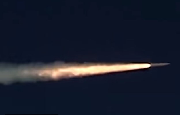 Иран соопшти дека лансирал и проектили кон Израел