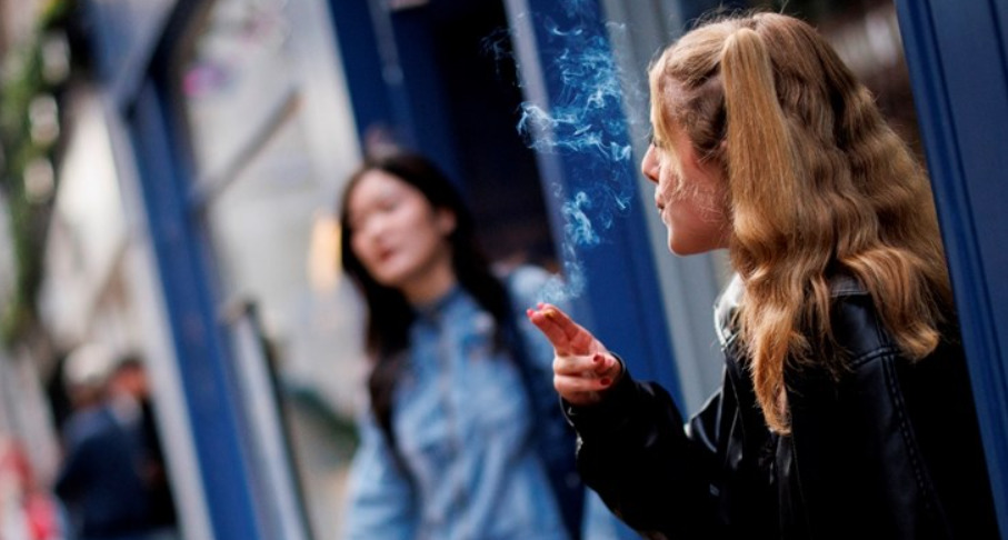 Италијански град го забрани пушењето на оддалеченост помала од 5 метри од други луѓе