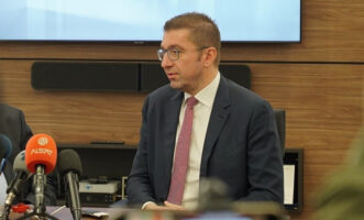 Мицкоски: Правилото победник со победник е прекршено, Владата ја формира мнозинството во парламентот
