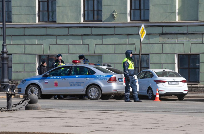 Напад во Русија, двајца полицајци загинаа, еден повреден