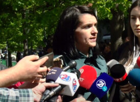 Не е доцна Арсовска да почне да ја работи својата работа, Универзална се реконструира по законска процедура, вели Костадиновска-Стојчевска