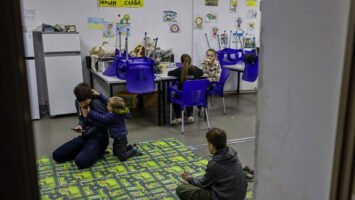 Русија и Украина  договорија  размена на децата одвоени од нивните семејства за време на војната