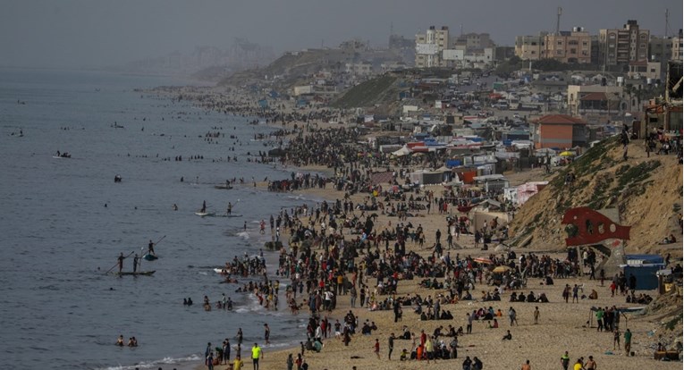 САД градат привремено пристаниште во близина на Газа за испраќање хуманитарна помош