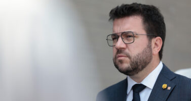 Каталонскиот претседател ја напушта политиката по катастрофалниот резултат на неговата партија на регионалните избори