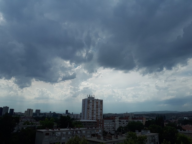 Лоцирани се остатоците од авионот што се урна во близина на Загреб