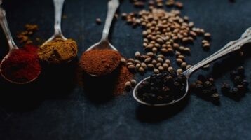 Невролог открива 4 зачини кои се одлични за мозокот и можат да ја подобрат концентрацијата