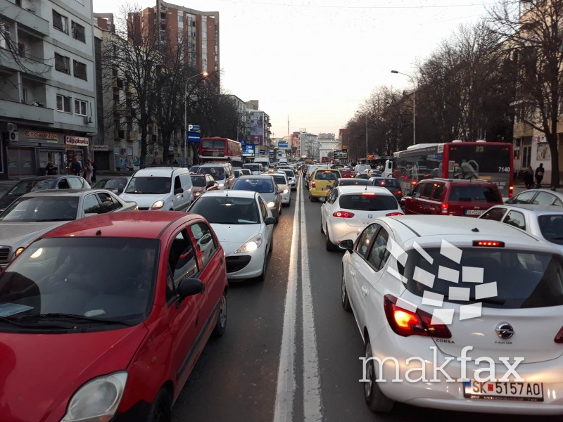 Одлуката за осигурување автомобили е еднострана и штетна за бизнис-секторот и економијата во државата, реагира Комората на северозападна Македонија