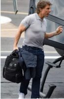 Том Круз покажа огромни бицепси