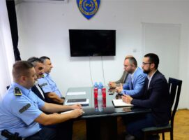 Тошковски во посета на Единицата за безбедност на сообраќајот на патиштата и Единицата за увид на место на настан и анализа: во фокусот проблемите на вработените