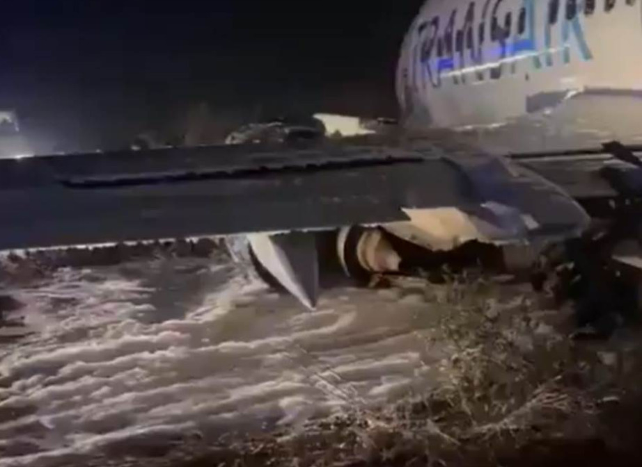 „Боинг“ со 78 патници излета од писта: нов инцидент, повредени 11 лица