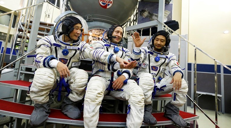 Јапонски милијардер откажа приватен лет околу Месечината