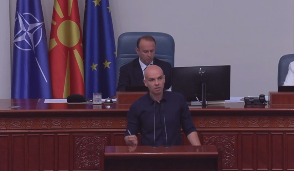 (Видео) Крмов: Мицкоски и Гаши ги прекршија собраниските процедури уште на втора седница