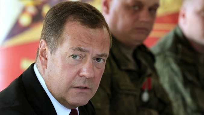 Медведев: Конфискацијата на рускиот имот е причина за објавување војна