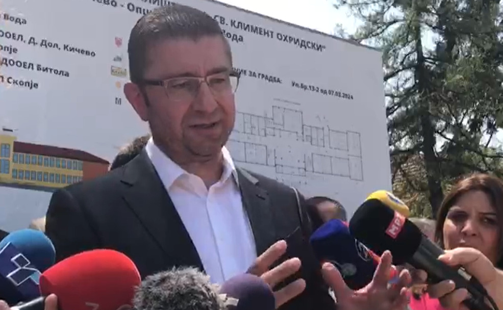 Надвор од законот е да има прв вицепремиер, но во коалицијата имаме џентлменски договор тоа да биде Изет Меџити, рече Мицкоски