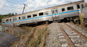 Најмалку 13 загинати во судир на воз во Индија