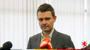 Првиот ден како Министер за надворешни работи и надворешна трговија Муцунски на маса со министрите за надворешни работи на ЕУ