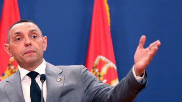 Вулин: Големите сили ја фалат Северна Македонија кога ќе ги послуша и ги повредува Србите, но кога шумите ќе почнат да горат, Србија е прва што ќе помогне