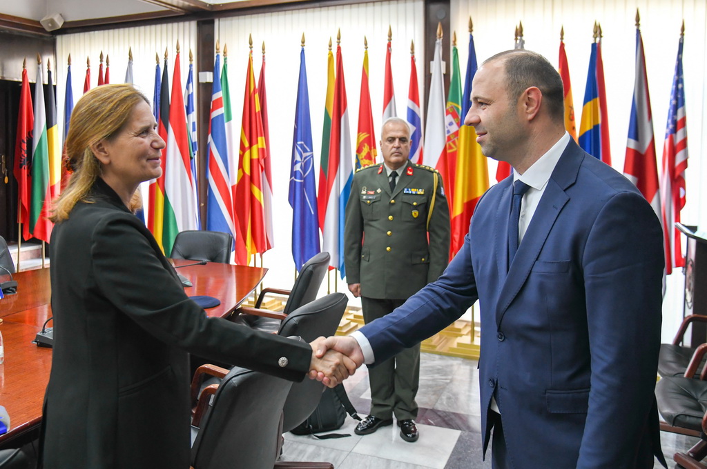 Министерот Мисајловски се сретна со амбасадорката на Грција, Софија Филипиду