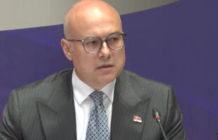 На Фејсбук е објавено лажно видео од премиерот Вучевиќ, реагираат надлежните органи