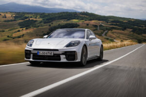 Нови, врвни модели на Porsche Panamera