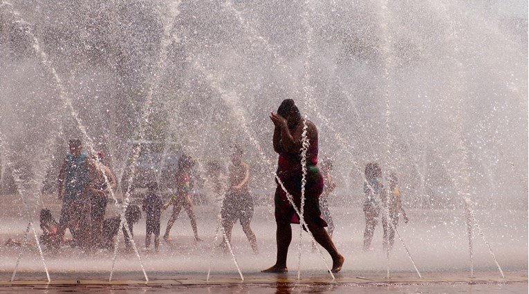 Рекордни температури во САД, почина тинејџер: „Се шири екстремен топлотен бран“