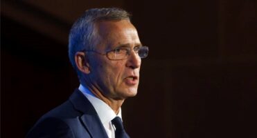 Шефот на НАТО: Светот зависи од исходот на војната во Украина