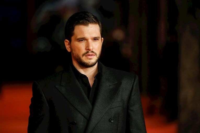 Ѕвездата на „Игра на тронови“: Алкохолизмот ме доведе во длабока депресија