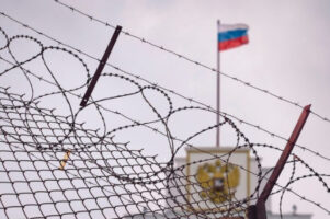 Бунт во руски затвор: затвореници со ножеви ги нападнале чуварите и зеле заложници