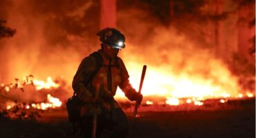 Во пожарот во Калифорнија изгоре површина поголема од Лос Анџелес, фатен пироманот кој намерно го подметнал