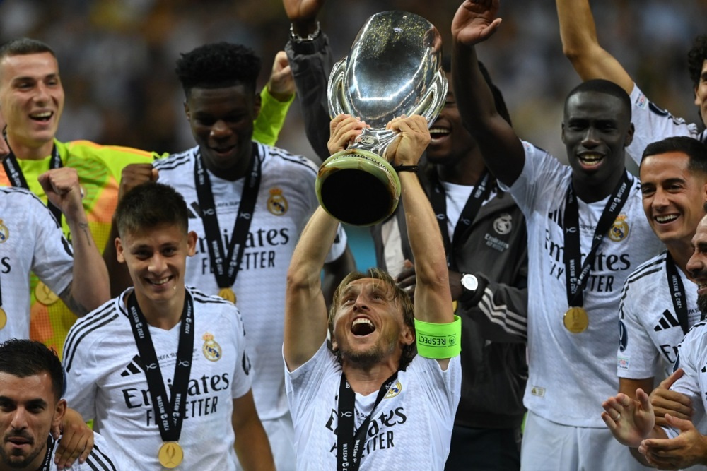 Лука Модриќ, фудбалер со најмногу трофеи во историјата на Реал
