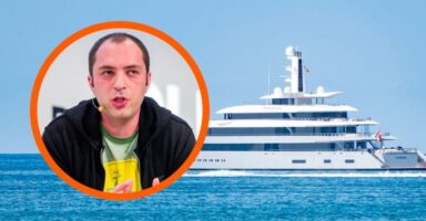 Основачот на WhatsApp пристигна во Хрватска со луксузна јахта вредна 200 милиони долари