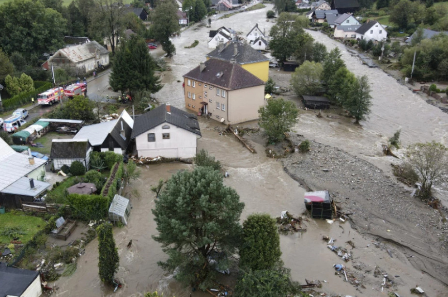 Едно лице загина во поплавите во Чешка, седум се водат за исчезнати