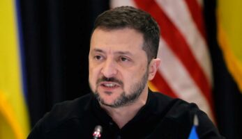 Зеленски: Контролираме 100 населби во Русија, побегнаа кога не видоа дека доаѓаме
