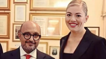 Италијанскиот министер кој си ја назначи љубовницата за советничка поднесе оставка, Џорџа Мелони брзо му најде замена