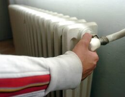 На 15 октомври започнува грејната сезона: РКЕ со апел до граѓаните да ги проверат инсталациите и да ги подмират сметките