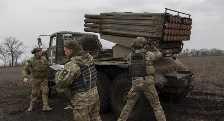 Украинската војска добива повеќе пари за борбата против рускиот напад