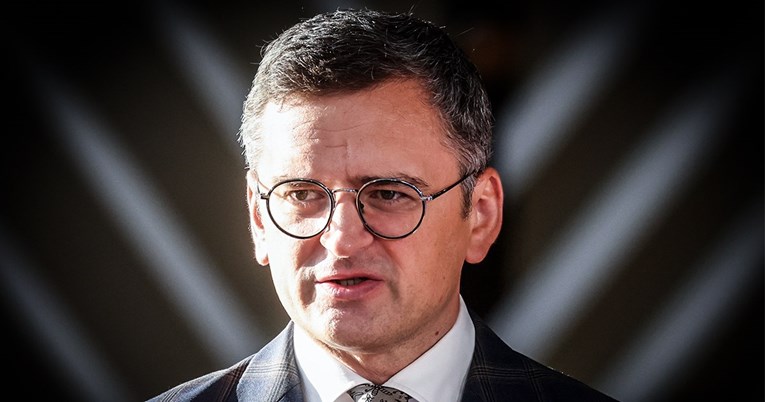 Украинскиот парламент ја прифати оставката на Кулеба; Зеленски: Ни треба нова енергија
