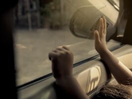Четиригодишно девојче оставено во автомобил во Аризона, починало од жештините