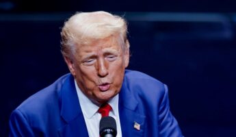 Штабот на Трамп: Му се закануваат со смрт од Иран, сакаат да посеат хаос во САД