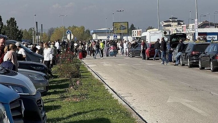 Eвакуиран aеродромот во Сараево поради дојава за поставена бомба